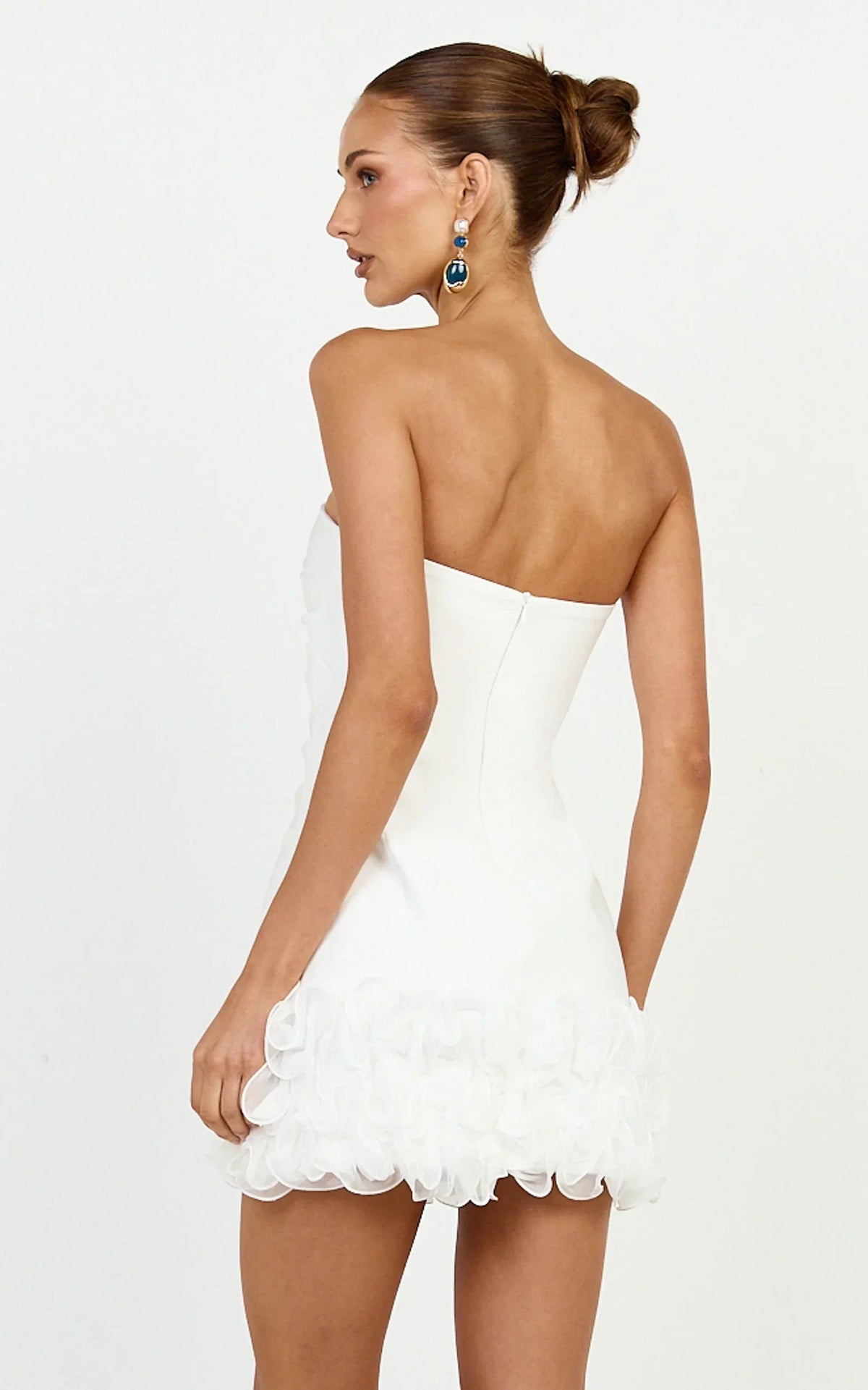 White Strapless 3D Ruffle Hem Bodycon Mini Homecoming Dresses