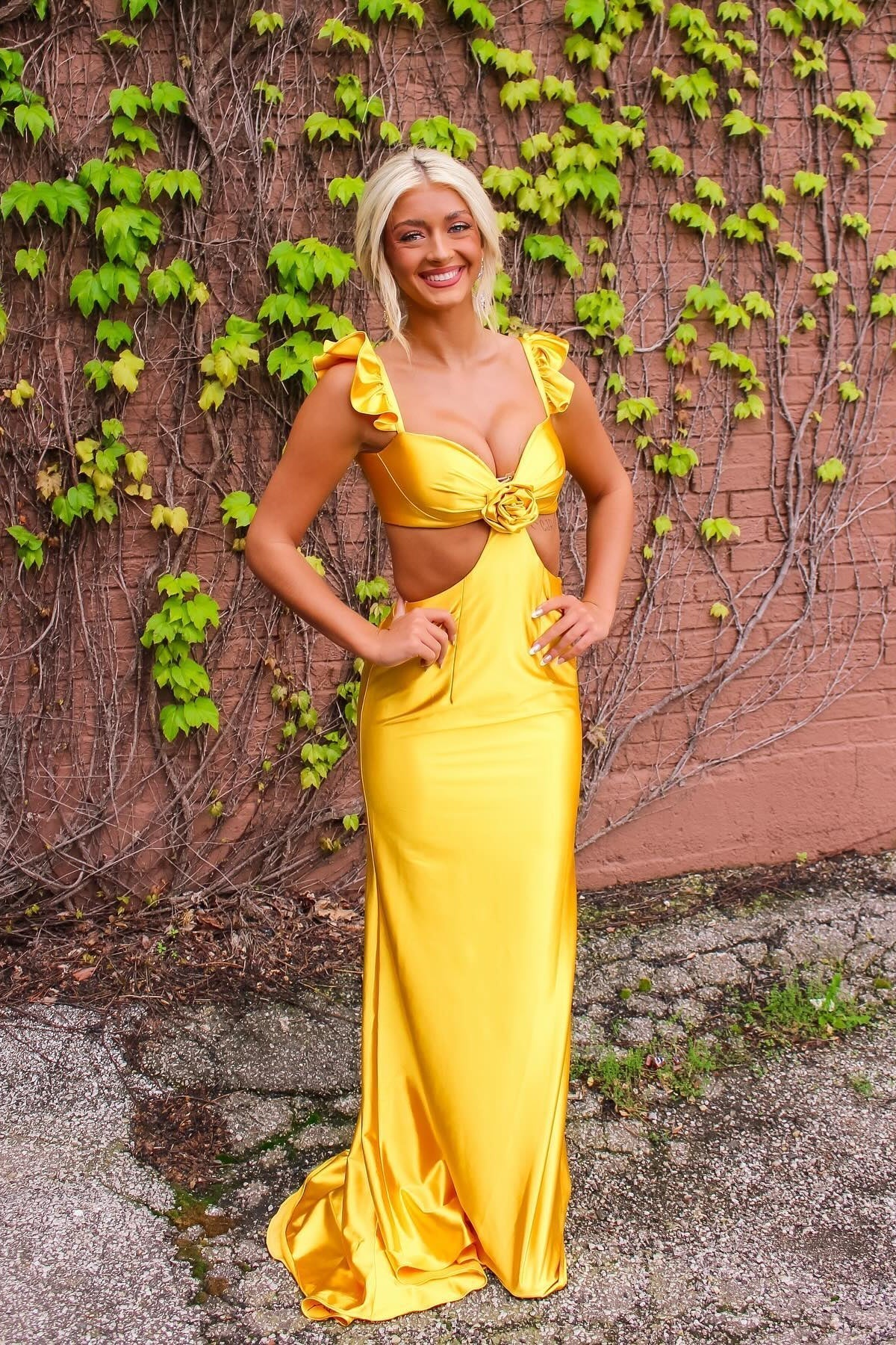 Sweetheart Satin Open Back Ruffled Floor-Length Prom Dress - Chloe Dress