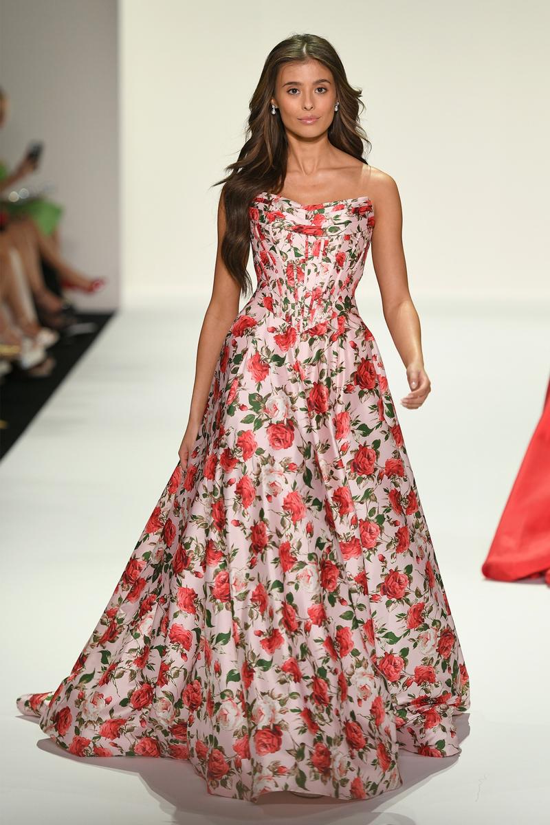 Ball Gown Sweetheart Sleeveless Floor-Length Prom Gown - Chloe Dress