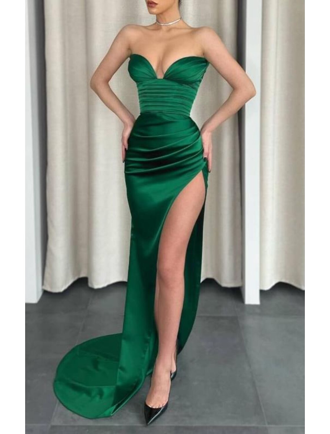 Mermaid V-Neck Satin Sleeveless Pleated Mini Prom Dress - Chloe Dress