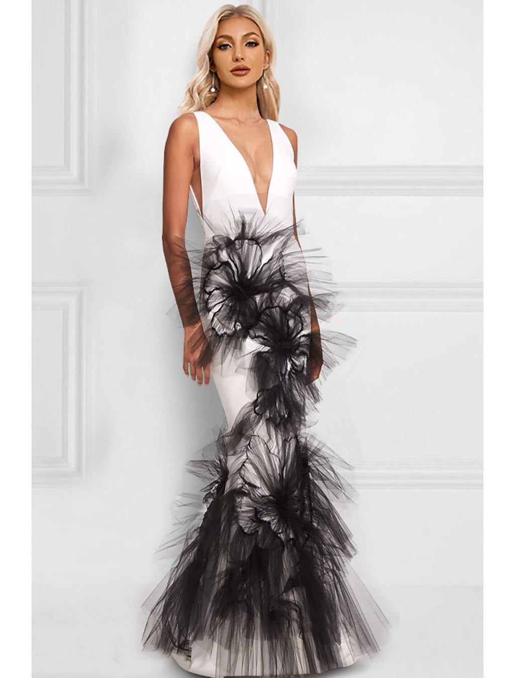 Mermaid V-Neck Sleeveless Applique Floor-Length Evening Gown - Chloe Dress