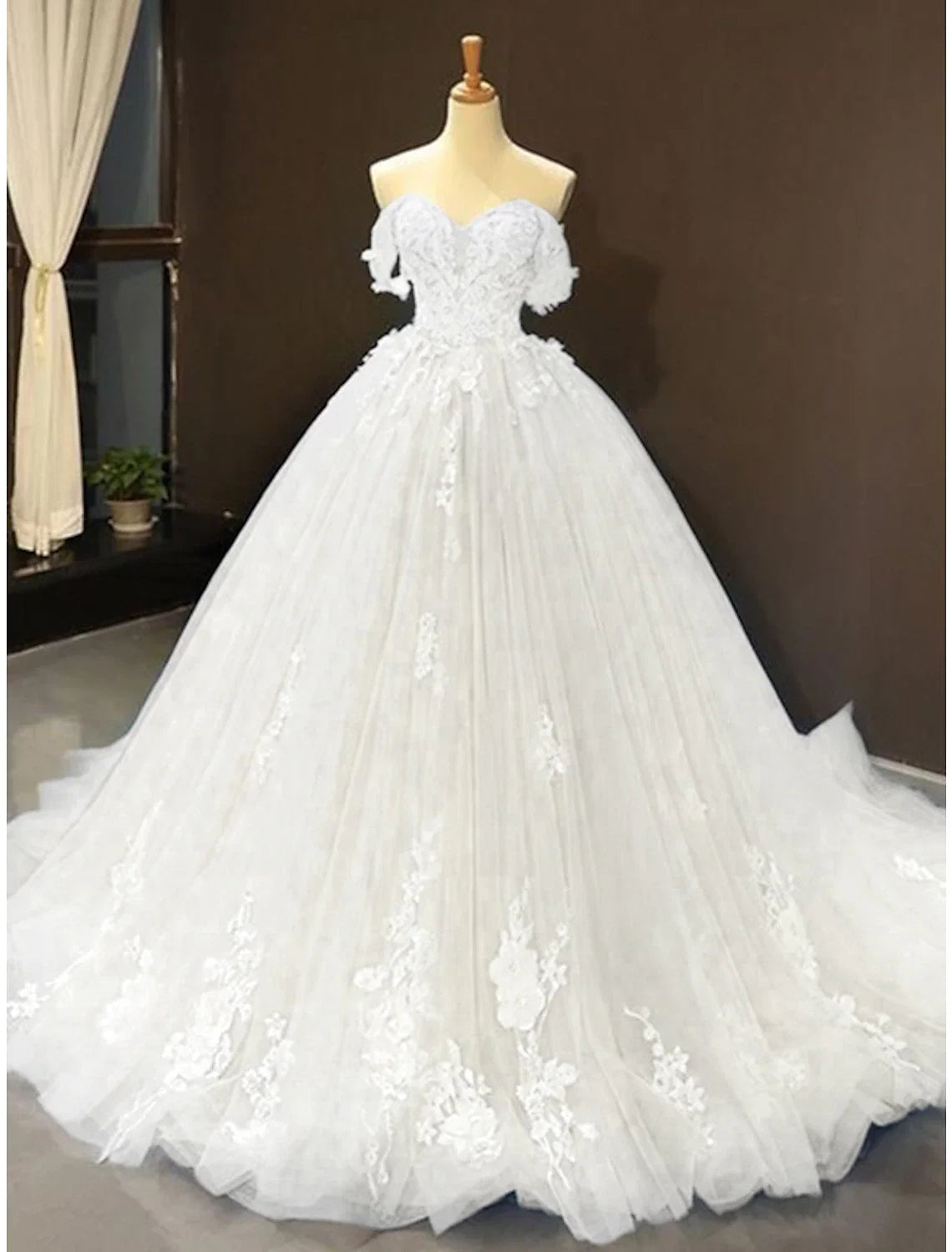 Ball Gown Sweetheart Lace Short Sleeve Pleated Mini Prom Gown - Chloe Dress