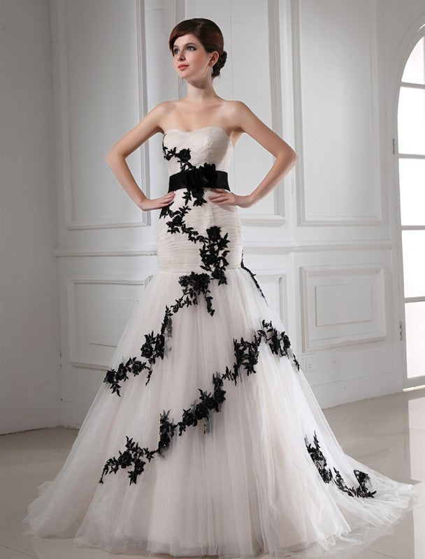 Mermaid Sweetheart Satin Sleeveless Applique Wedding Dress - Chloe Dress