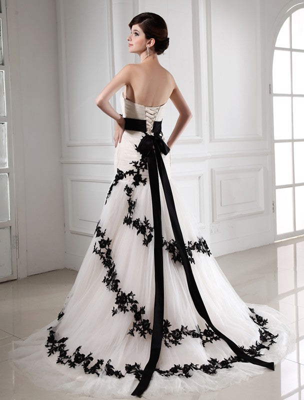 Mermaid Sweetheart Satin Sleeveless Applique Wedding Dress - Chloe Dress