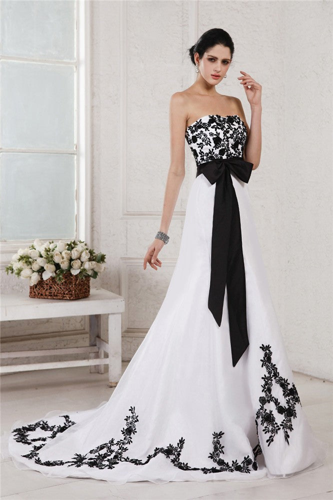 A-Line Sweetheart Satin Sleeveless Wedding Dress - Chloe Dress