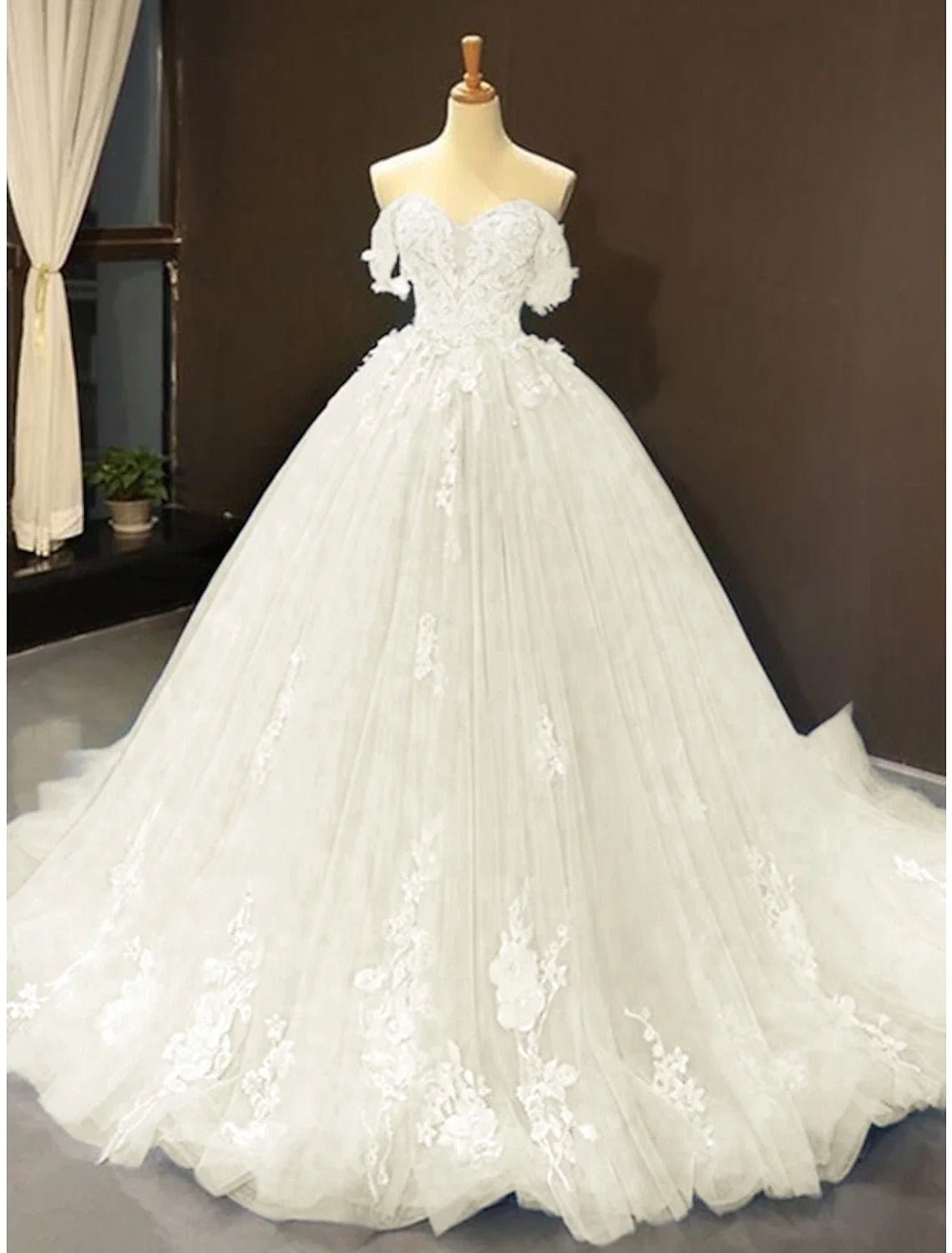 Ball Gown Sweetheart Lace Short Sleeve Pleated Mini Prom Gown - Chloe Dress