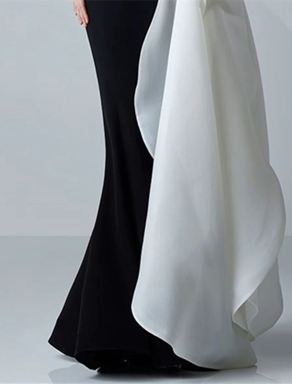 Mermaid Satin Long Sleeve Applique Floor-Length Evening Gown - Chloe Dress