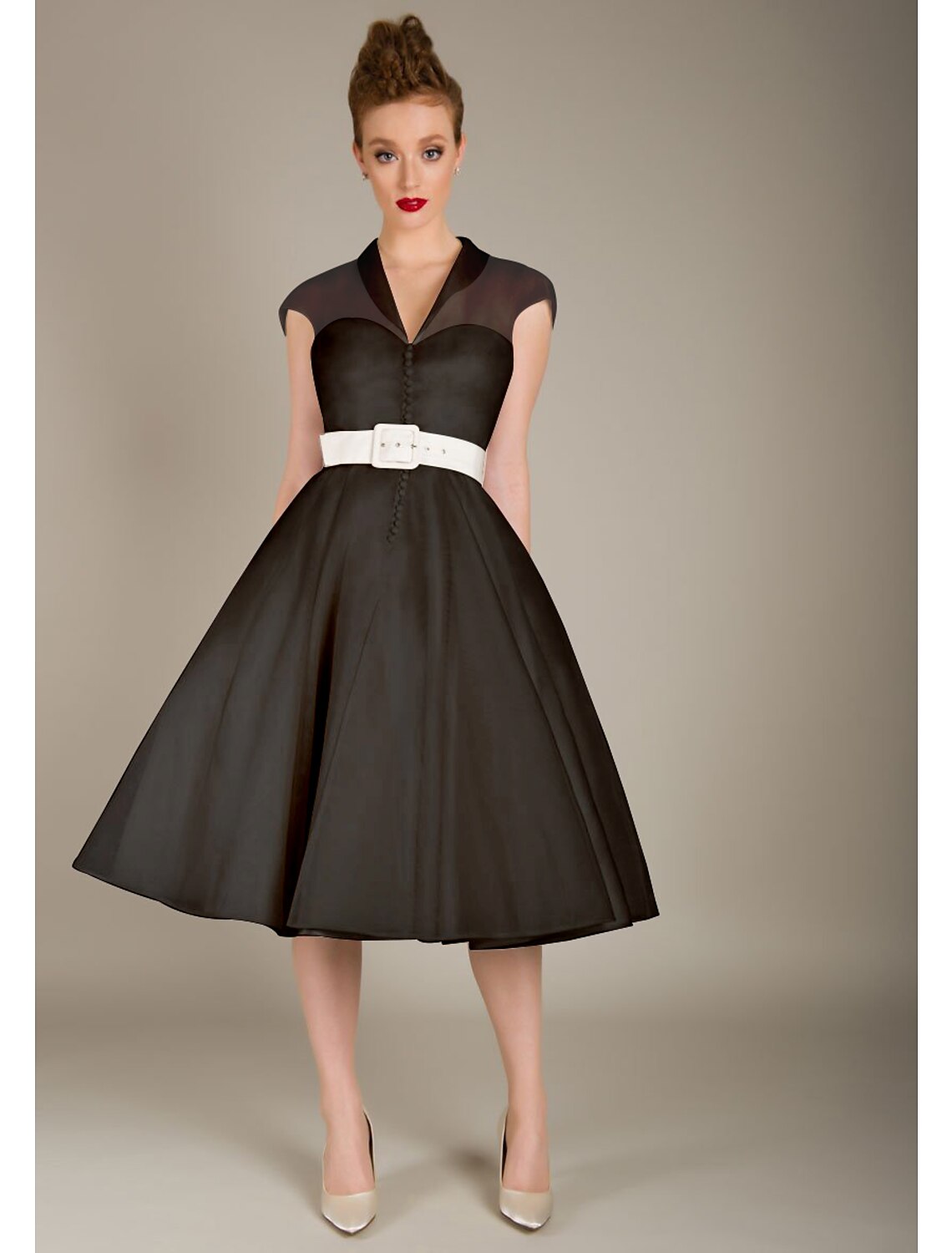 A-Line V-Neck Tulle Sleeveless Knee-Length Wedding Dress - Chloe Dress